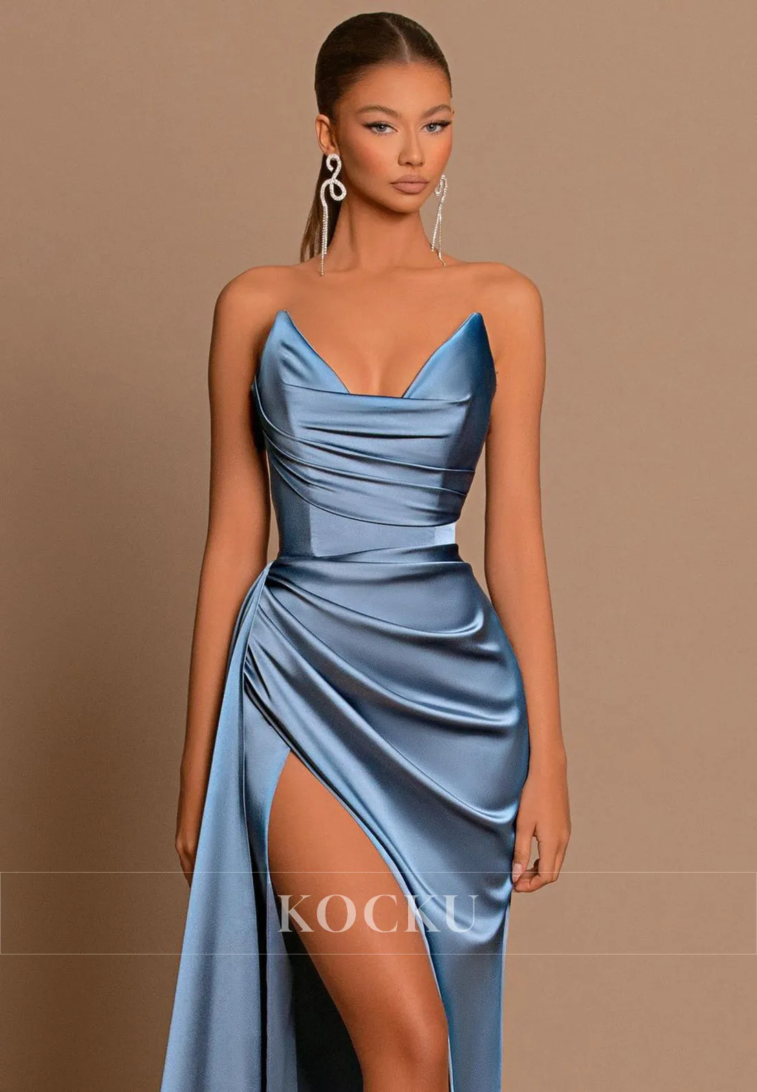 L1031 - Sheath/Column Strapless Satin Pleats Sleeveless Prom Dress