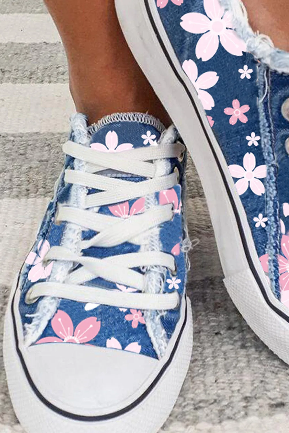 Womens Canvas Shoes Floral Print Low Cut Lace up Walking Shoes