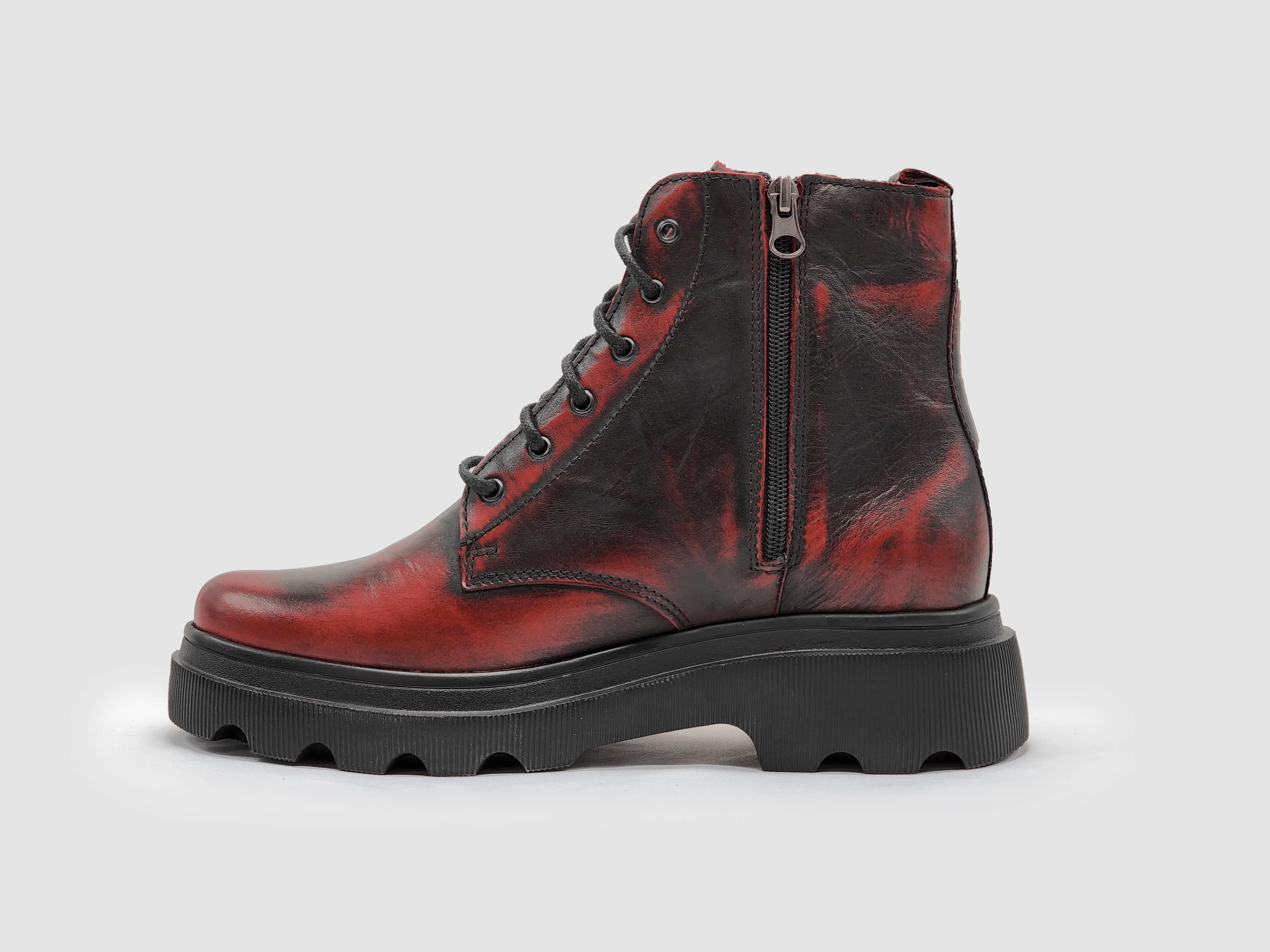 Women's Modern Insulated Zip-Up Leather Boots - Black/Red